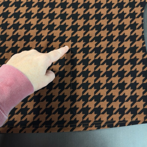 Melloday Womens Brown Short Sleeve Blouse Black Houndstooth Pattern - Picture 6 of 9